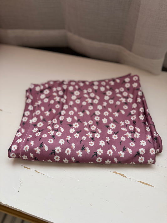 Fabric - White Daisy on Purple
